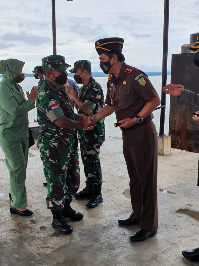 Kunjungan Kerja Komandan Korem 092/Mrl Brigjen TNI Suratno, S. I. P